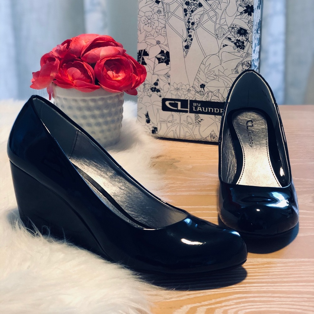 Chinese Laundry Nima Closed Toe Wedge Size 10